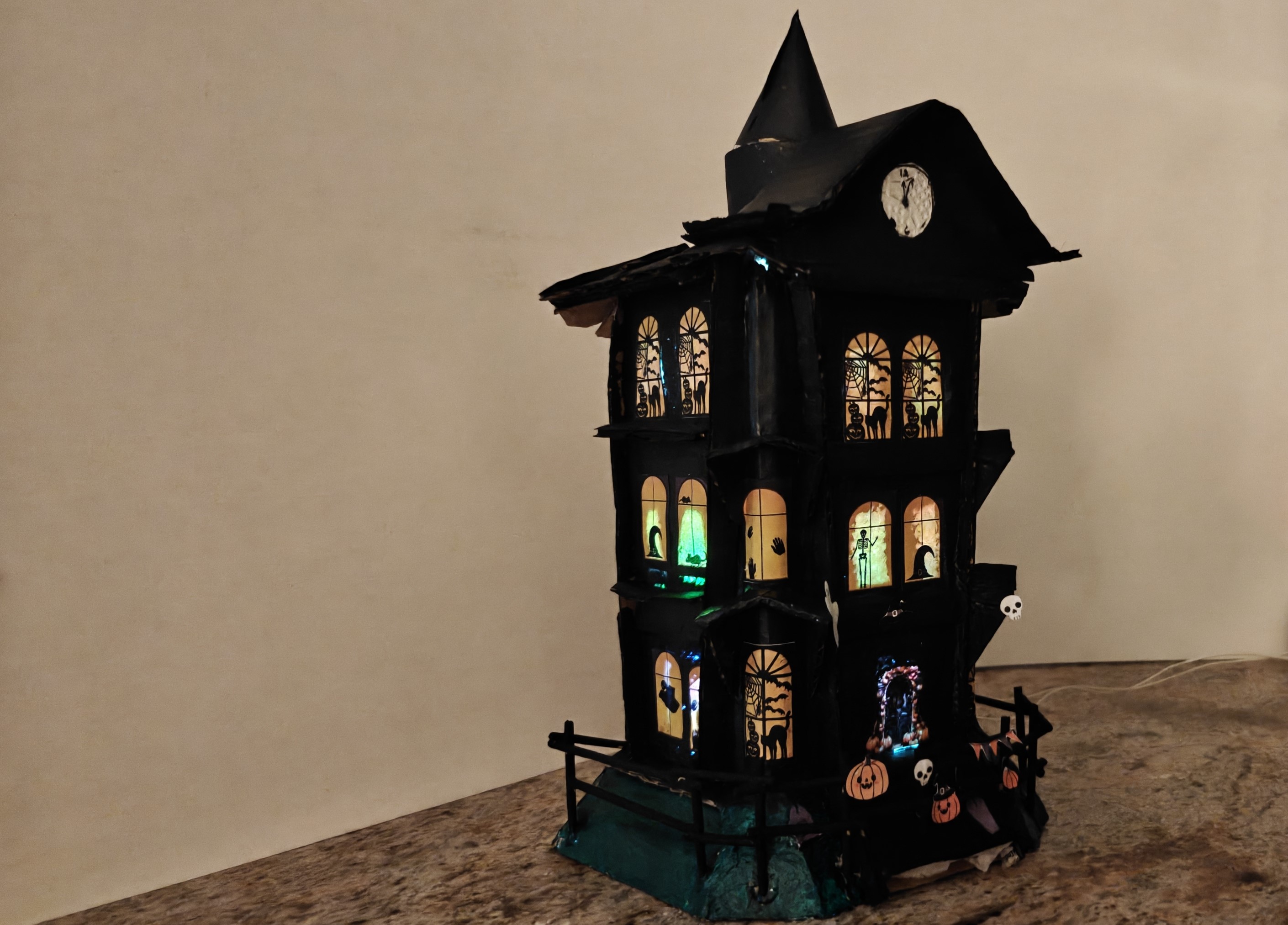 Halloween Spooky House – A Spooky Miniature Made with Cardboard | Crafted Small