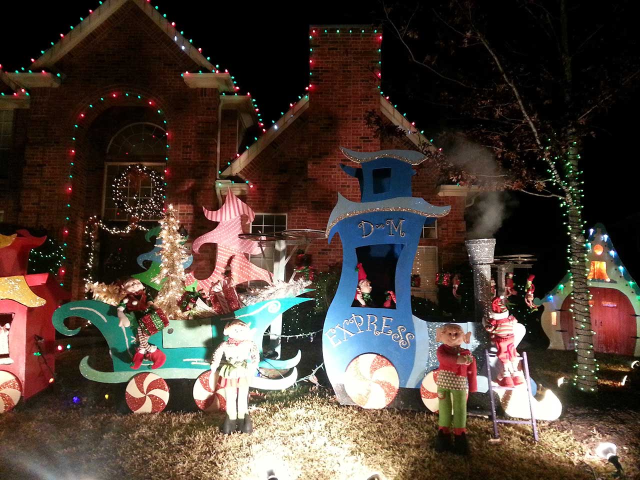 Halloween Spooky House – A Spooky Miniature Made with Cardboard